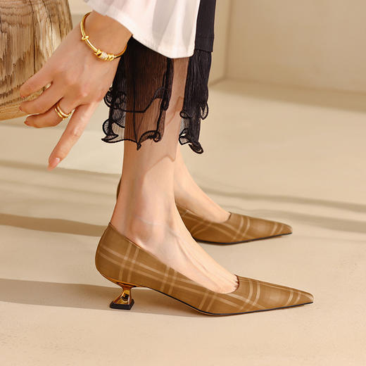 OLD A2784aa尖头格子单鞋细跟法式拼色高跟鞋 商品图1