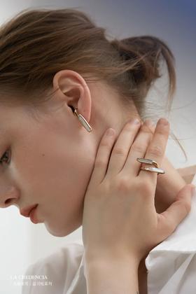 SOL DE VERANO La Credencia 圣地亚哥 ·蓝贝蛇耳环