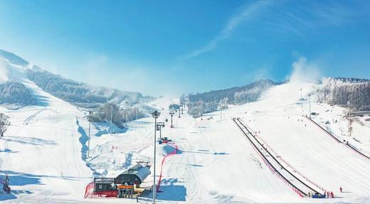 【通化万峰滑雪套餐】连住2晚超值价格来袭！住就送滑雪门票温泉门票双早双晚，FCT限时免费升房，快来询价吧 商品图2