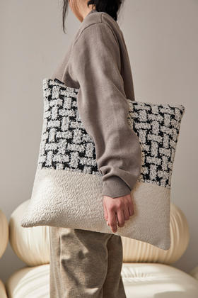 花砖抱枕 Fancy Brick Cushion