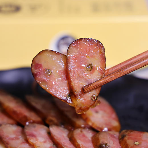 重庆老味道【鹅滋道腊味】川渝风味 腊肠排骨肠 肉感醇厚 回味悠长 烟熏咸香复合美味 多种口味各有特色 商品图4
