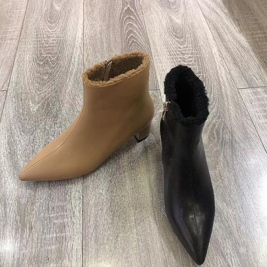 IUIU SECOND 秋冬时装短靴尖头粗跟羊卷毛靴子女 U21DS46051 商品图2