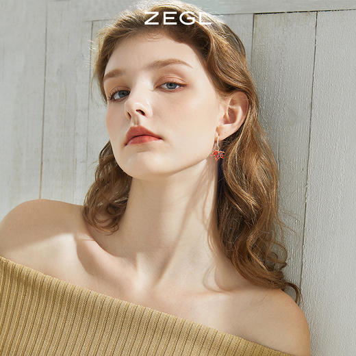 ZEGL红色枫叶耳环女耳夹无耳洞耳钉小众设计感高级秋冬银针耳饰品 商品图3