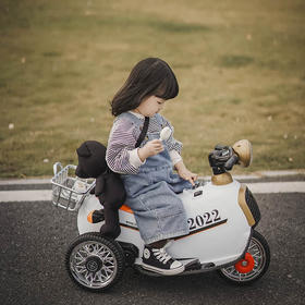 儿童电动车摩托车充电可坐人三轮车