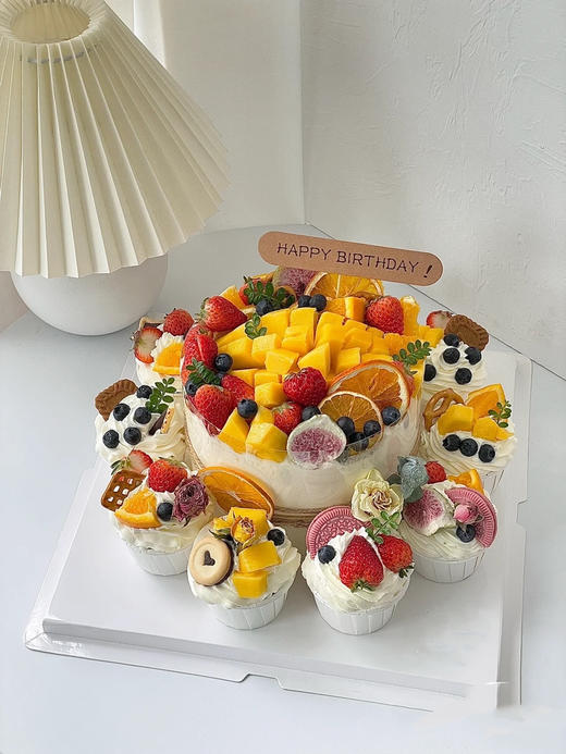 鲜果围围乐蛋糕 商品图0