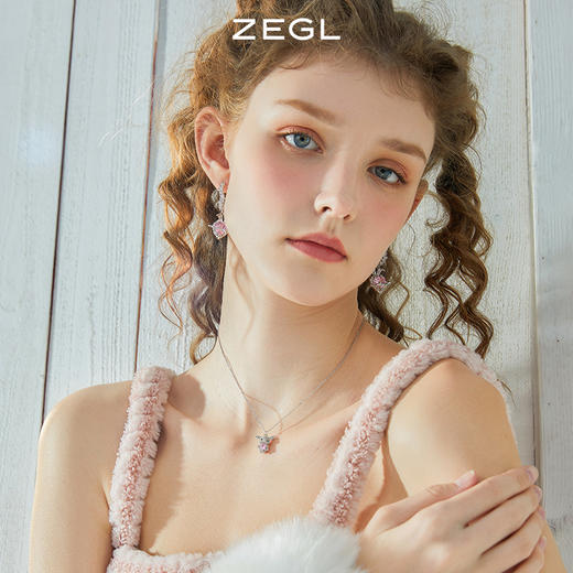 ZEGL设计师小甜兔系列爱心兔子耳环女2022年新款耳钉银针秋冬耳饰 商品图3