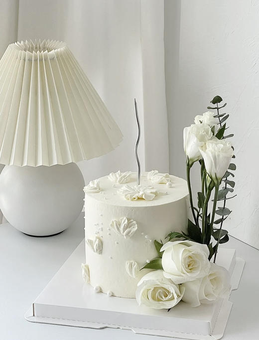 优雅的鲜花蛋糕 商品图0