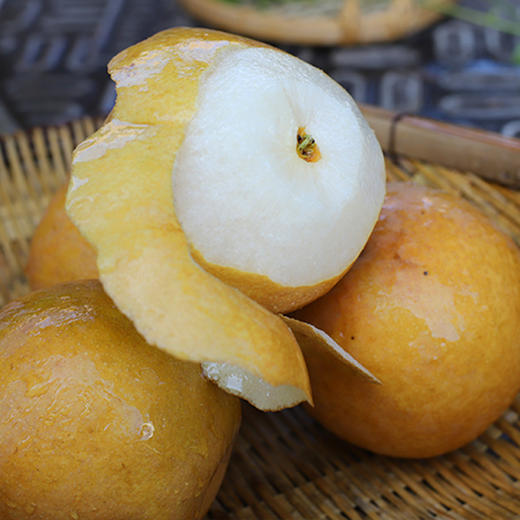云南丽江高原蜜香红·木梨 ——邂逅来自玉龙雪山的果肉雪白   梨香浓郁  梨核小  汁水多！酥脆爽口 入口化渣  汁多味甜  温润解渴 商品图4