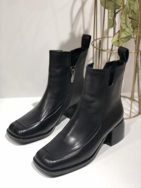 IUIU SECOND 冬季质感胎牛皮方头粗跟时装靴短靴女 U21DS44471