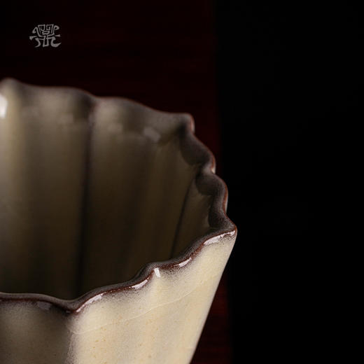 问鼎哥窑传世款绽蕊杯 商品图2