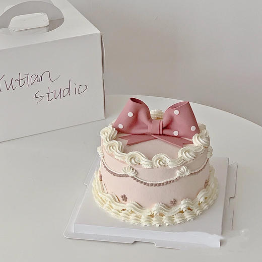 波点粉翻糖蝴蝶结蛋糕 商品图0