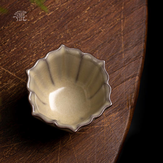 问鼎哥窑传世款绽蕊杯 商品图1