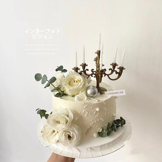 纯白鲜花复古烛台蛋糕 商品图0