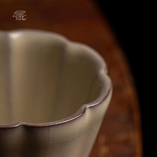 问鼎哥窑传世款风铃杯 商品图2