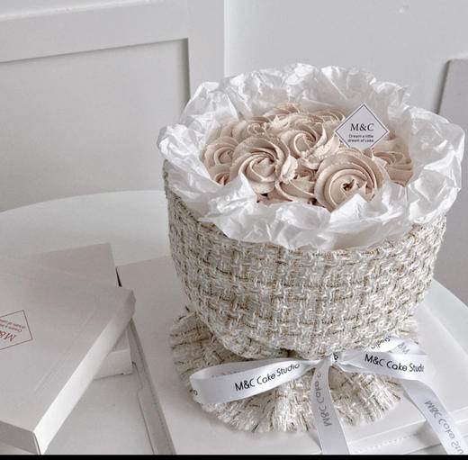 小香风花束蛋糕（默认1.5磅） 商品图0