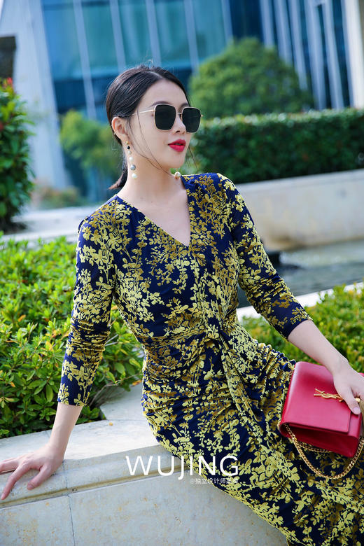 【雾境定制款】金枝玉叶烧花丝绒 优雅女人味修身连衣裙 2202213 商品图1