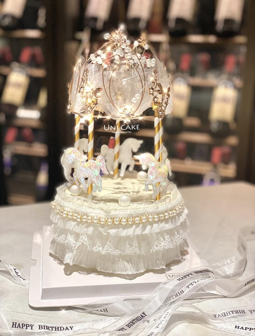 蕾丝旋转木马蛋糕 商品图0