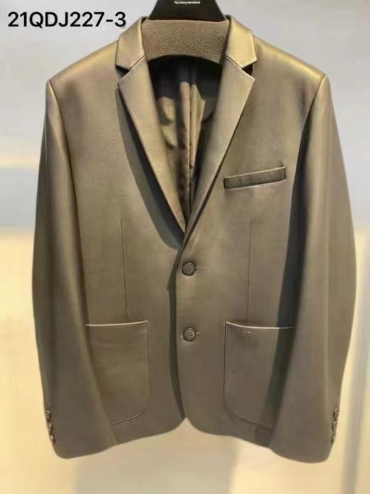 21QDJ227-3翻领领皮衣 商品图0