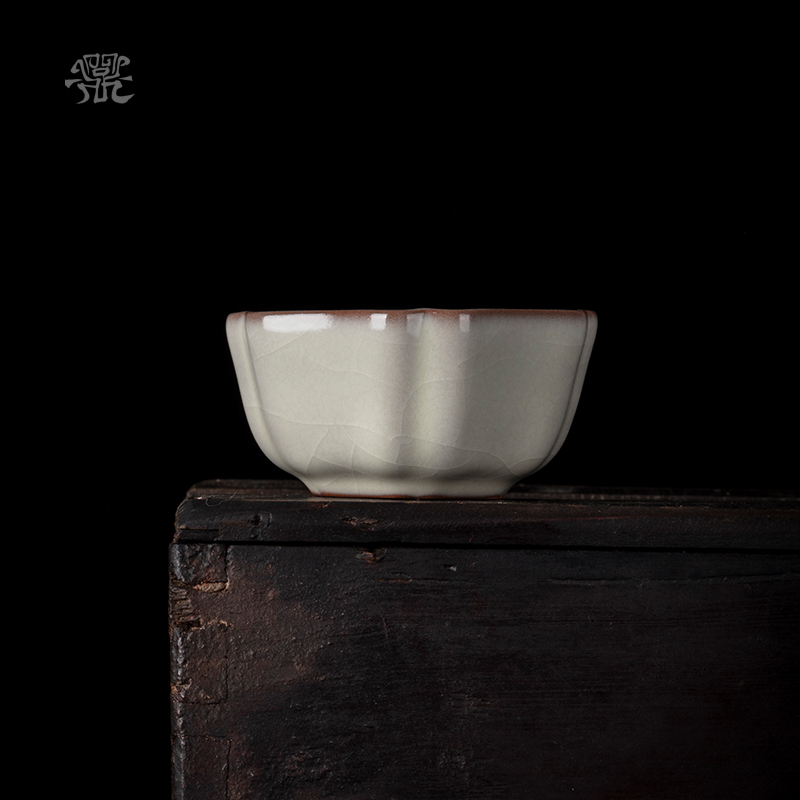 问鼎哥窑致巧款大五行杯（缺货）