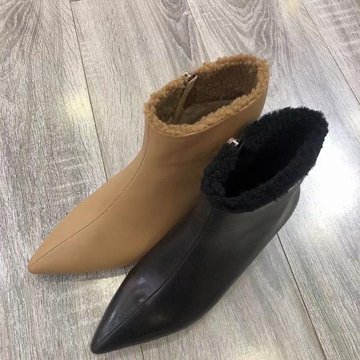 IUIU SECOND 秋冬时装短靴尖头粗跟羊卷毛靴子女 U21DS46051 商品图1