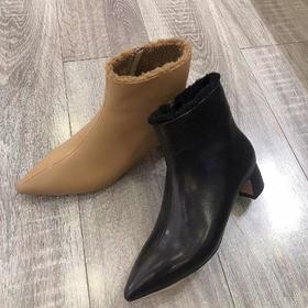 IUIU SECOND 秋冬时装短靴尖头粗跟羊卷毛靴子女 U21DS46051