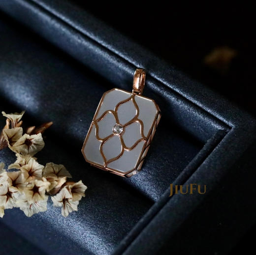 18K玫瑰金和田玉（白玉）小玉牌吊坠--莲 /方牌11*15mm 商品图3