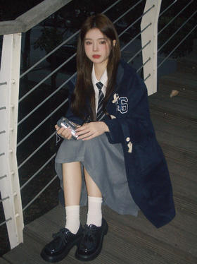 学院风终极爱好者~🥰藏蓝色+牛角扣俺真的爱！