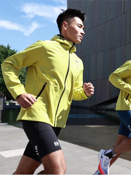 BODYWIT 身体智慧 飞甲 男软壳防风防水 轻量保暖 摇粒绒跑步风衣 商品图3