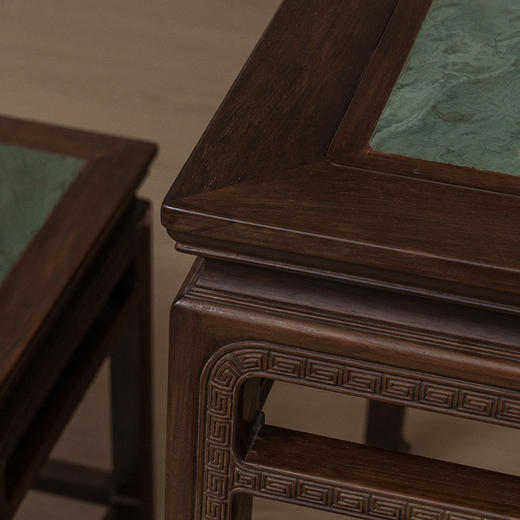 清 红木镶绿石雕回纹方桌方凳成套（一桌四凳） 商品图3