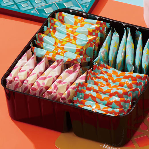 荣诚（Winsun） 荣诚蓝色多瑙河新版年货礼盒杏仁酥奶油曲奇蔓越莓酥鸡蛋卷零食 商品图1