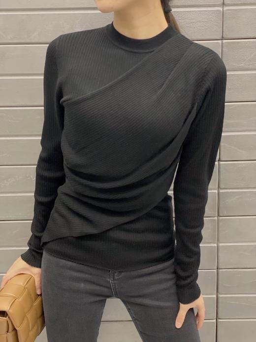 交叉结构修身针织上衣 商品图0