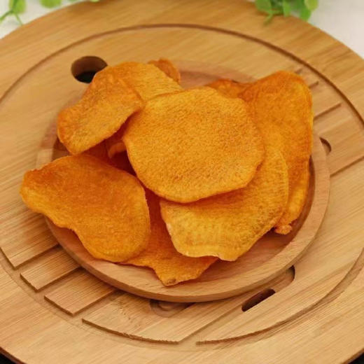 传统土特产，红薯干片，呈块状或条状，色泽橘红，味道甜美，咔吱咔吱脆，是一种健康美味的小吃，随其他水果满百送货上门。 商品图2