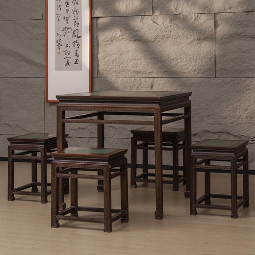 清 红木镶绿石雕回纹方桌方凳成套（一桌四凳） 商品图4