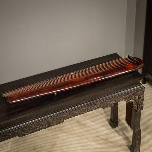 金久堂制朱漆混沌式古琴 商品图0