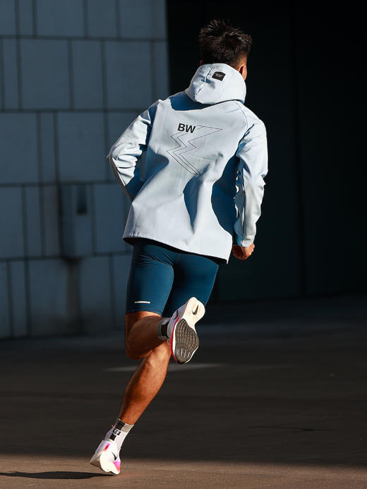 BODYWIT 身体智慧 飞甲 男软壳防风防水 轻量保暖 摇粒绒跑步风衣 商品图2