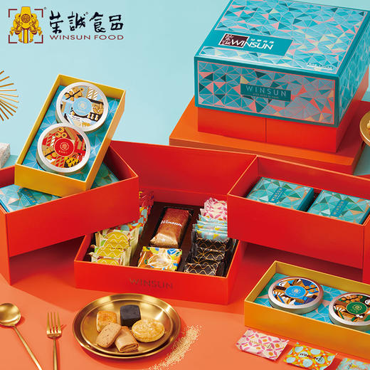 荣诚星梦奇缘年货礼盒黑金凤梨酥椰蓉饼综合果仁坚果曲奇蛋卷酥饼 商品图0