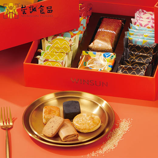 荣诚星梦奇缘年货礼盒黑金凤梨酥椰蓉饼综合果仁坚果曲奇蛋卷酥饼 商品图2