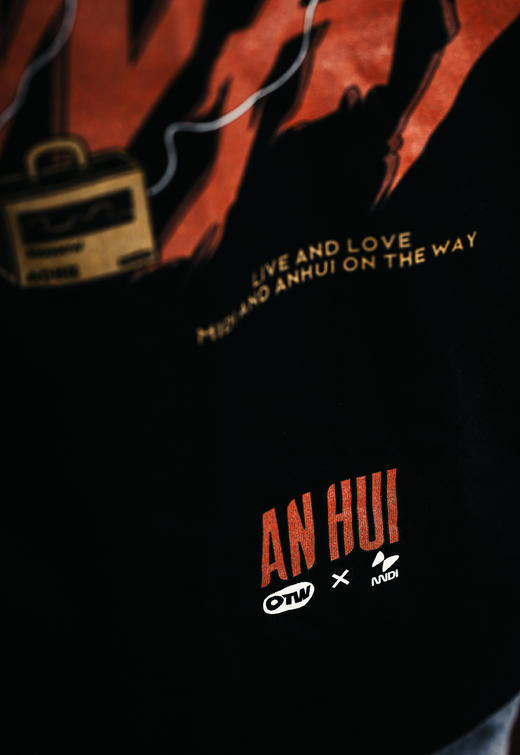 迷笛 x ON THE WAY“LIVE AND LOVE”主题联名T恤 商品图1