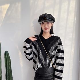 2022秋冬新款V领蕾丝拼接时尚气质软糯亲肤羊绒毛衣