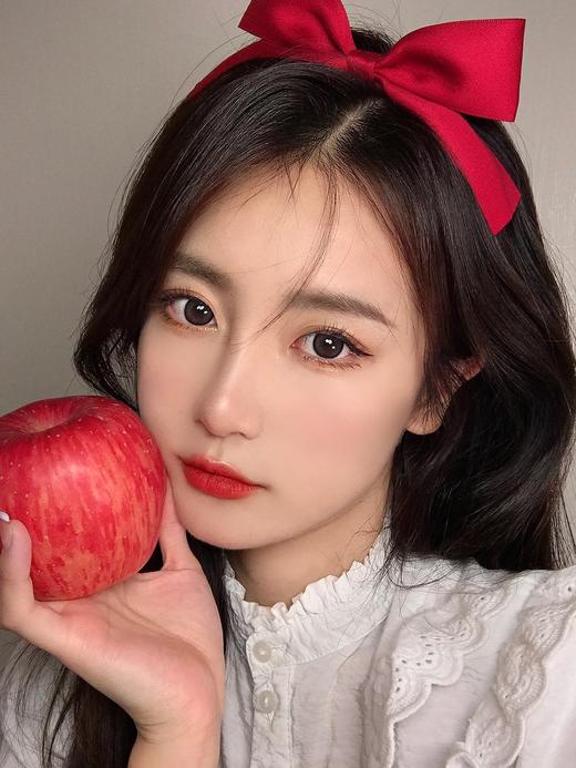 【日抛】 小黑柴 chonos日抛 中直径14.2 着色13.4  【同品牌多盒更划算 完整选款色板在详情页里哟】 含水50％，基弧8.5 商品图4