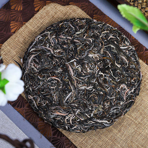 【勇攀高峰】四大茶区高山单株拼配而制高山云雾出好茶全网独一家357克茶饼 商品图1