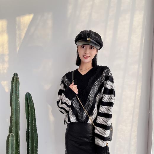 2022秋冬新款V领蕾丝拼接时尚气质软糯亲肤羊绒毛衣 商品图1