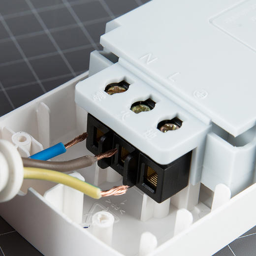 得力T18293移动式插座-无线(白) 商品图4