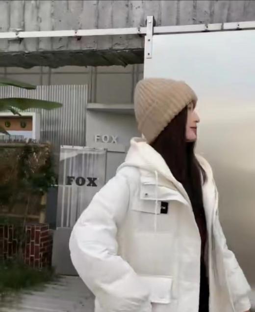 80640512  05407098 欣依然羽绒服 商品图0