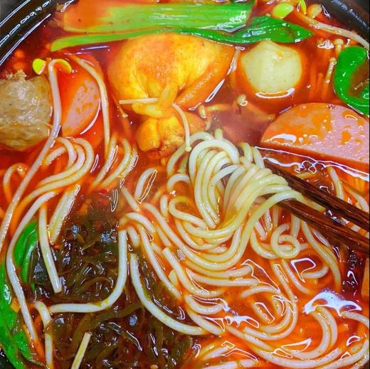 【爆款超低价预售 急单慎拍】云南过桥米线350/袋4包料正宗砂锅粗米线东北真空袋装方便速食 商品图0