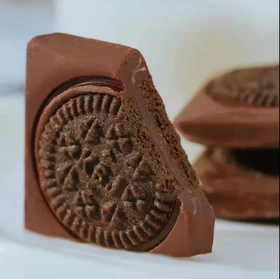 【爆款超低价预售 急单慎拍】卡仕伽巴斯克白巧莓巧曲奇饼干 巧克力草莓夹心饼网红零食小包装