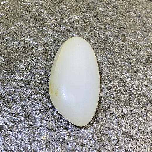 和田玉（白玉）籽料原石22.5g（价格面议） 商品图0