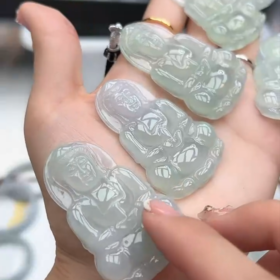 翡翠吊坠-冰糯观音