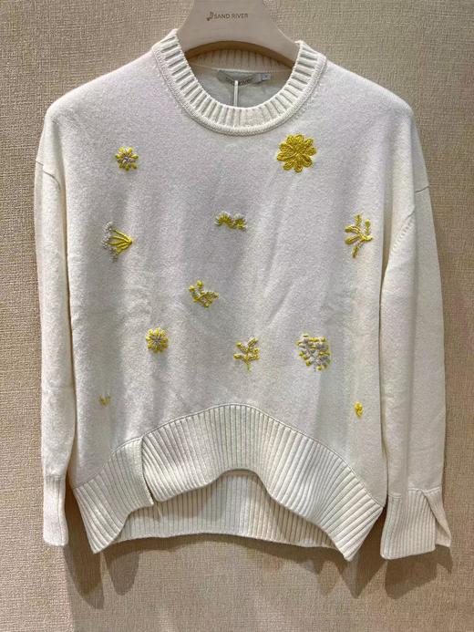 圆领手工绣花针织女套衫 SJF93W417N 商品图3