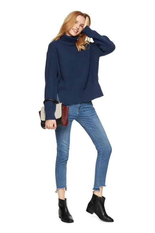AVA 深蓝色侧开衩高领毛衣 7829 商品图1